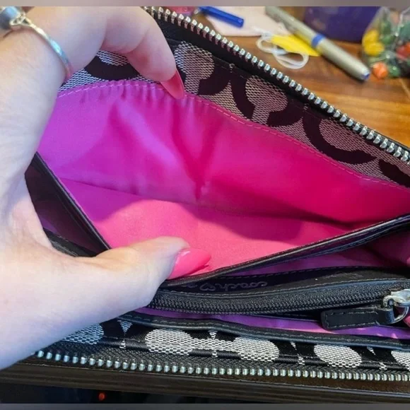 Coach Poppy Wallet: Rare - Picture 7 of 8